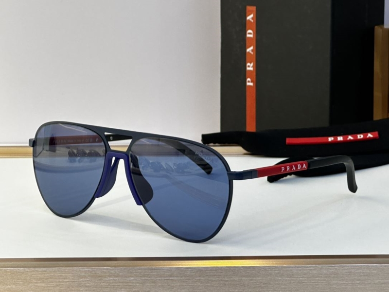 RAY BAN